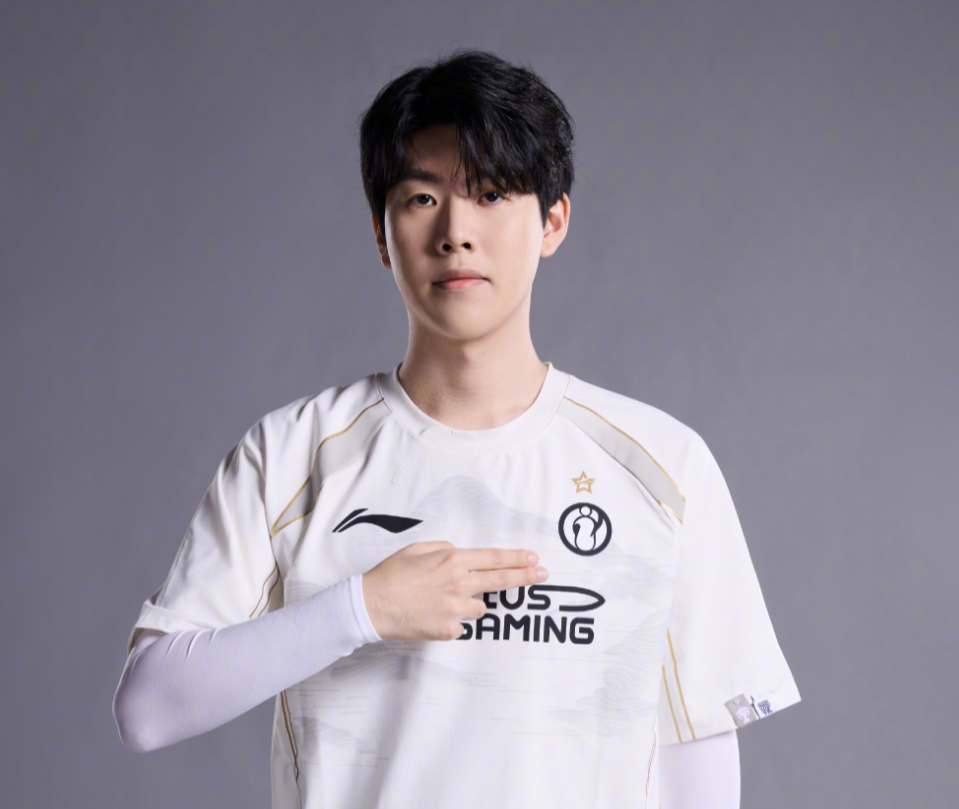 而利物浦官 而利物浦官